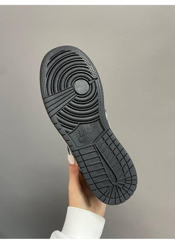КРОССОВКИ ЖЕНСКИЕ NIKE AIR JORDAN 1 RETRO MIS BLACK WHITE GOLD НАЙК АИР ДЖОРДАН No Brand чёрные демисезоны (367169805)