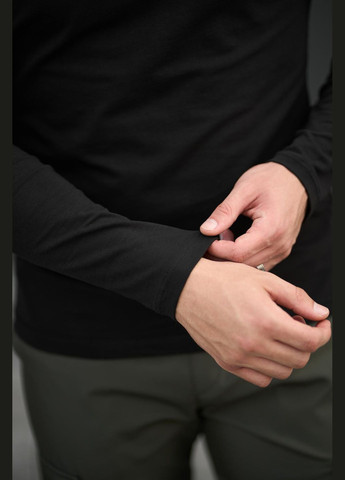 Черный лонгслив Vakko