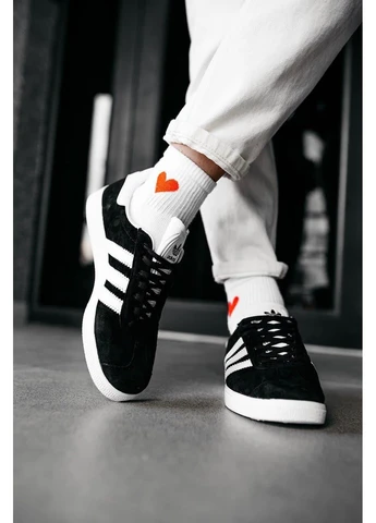 Белые демисезонные кроссовки мужские adidas gazelle black white адидас газель белые No Brand