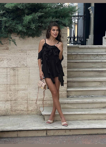 Жіночий комбінезон-шорти на бретелях з рюшами MonCher комбінезон-шорти темно-коричневий коктейльний креп