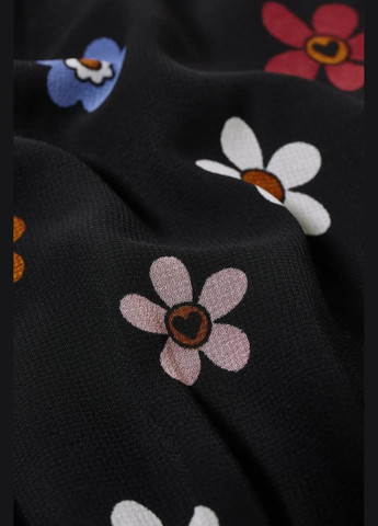Черное кэжуал платье в цветочный принт C&A однотонное