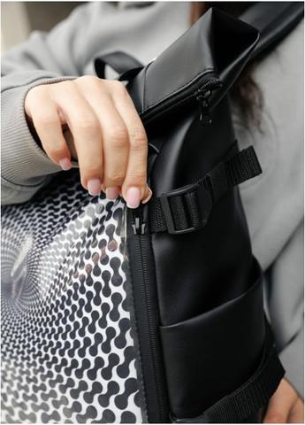 Жіночий рюкзак роллтоп з кишенею під ноутбук Чорний з принтом illusion (6250301641) Sambag (360965824)