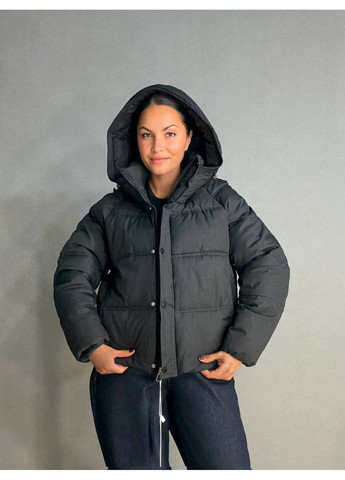 Чорна демісезонна куртка жіноча 8589 середня довжина з капюшоном чорна HAIZIYUAN