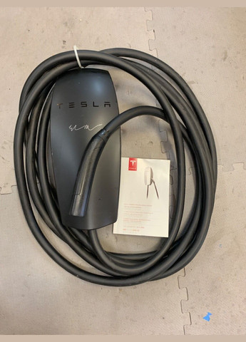Зарядний пристрій Wall Connector ModelS/X/3/Y (80A) 20 кВ (Лімітована серія підвищеної потужності) Tesla (292324091)