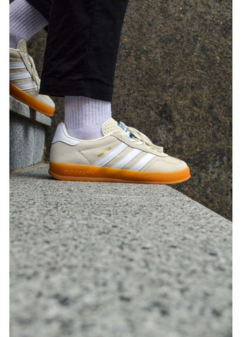 Бежевые демисезонные кроссовки мужские adidas gazelle beige адидас газель No Brand