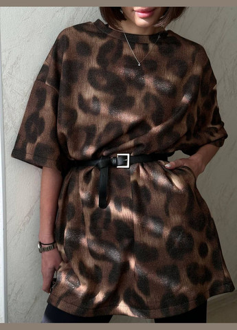Коричневая всесезон модная удлинённая oversize футболка в леопардовом принте из качественной турецкой трёхнитки петля, оверсайз футболка No Brand 562