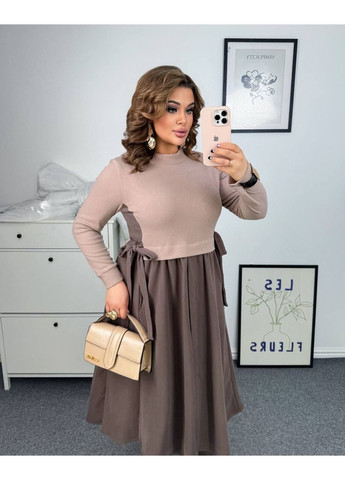 Бежевое повседневный платье теплое зимнее popluzhnaya