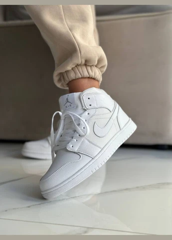 Кроссовки зимние женские Nike Air Jordan 1 winter white fur | Найк Аир Джордан 1 белые с мехом No Brand белые зима (308072657)