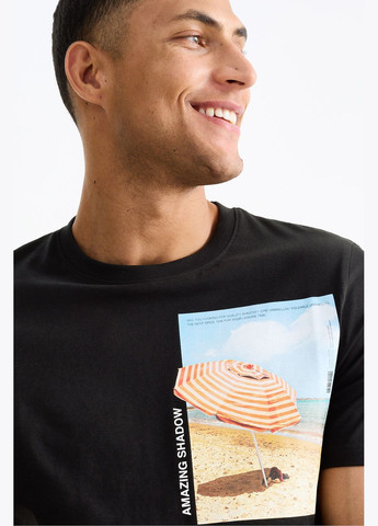 Чорна футболка з принтом C&A