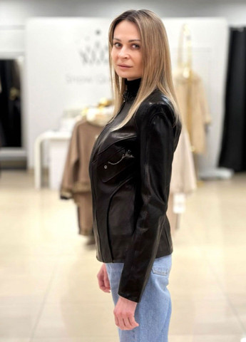 Чорна демісезонна жіноча куртка з натуральної шкіри з перфорацією Ece