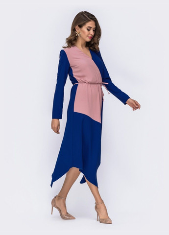 Синее кэжуал платье синего цвета с контрасной вставкой и v-образным вырезом на запах Dressa