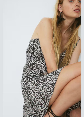 Серое платье H&M однотонное