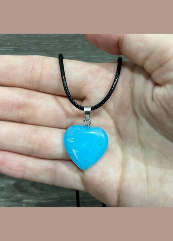 Кулон із натуральним каменем Лазурний Аквамарин у формі серця на шнурку в подарунковій коробочці No Brand (331291731)
