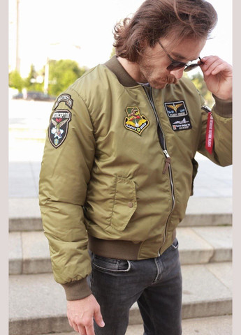 Зелена демісезонна бомбер ma-1 з нашивками 831 брта Olymp 21-BM-001/Н-WH