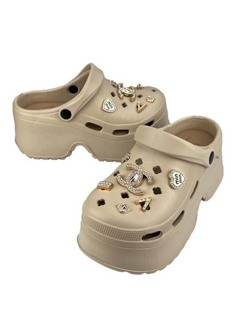 Женские кроксы сабо на платформе с джибитсами бежевые 10838-3 No Brand (331344690)