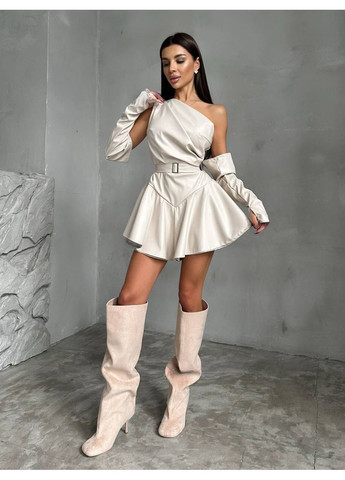 Женский комбинезон-шорты из эко-кожи с перчатками в комплекте MonCher комбинезон-шорты бежевый кэжуал экокожа