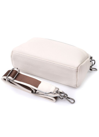 Жіноча прямокутна кроссбоді з кишенями з натуральної шкіри біла 22598 Vintage (329195713)