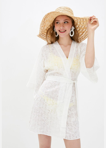 Пляжный короткий халат-кимоно из фактурного хлопка белого цвета. ORA (278643223)