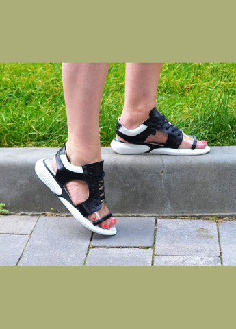 Босоніжки спортивні шкіряні на шнурках, колір чорний/білий. 37 розмір Vasha para (303932046)