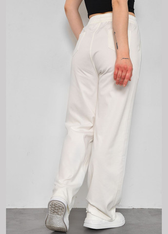 Штани жіночі розкльошені напівбатальні білого кольору Let's Shop (283322881)