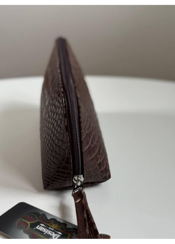 Косметичка жіноча натуральна шкіра з ремінцем для кисті коричнева крокодил (064) Desisan (367084141)
