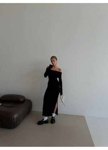 Черное длинное платье из ангоры с открытыми плечами черного цвета 35698 платье-свитер No Brand однотонное