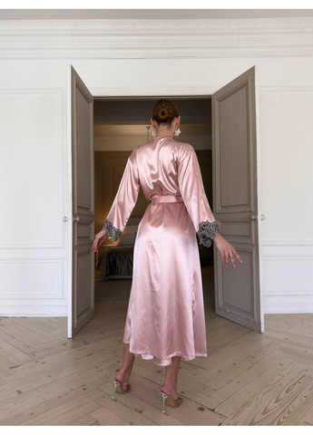 Рожевий демісезонний розкішний комплект з нічної сорочки та халату Vakko