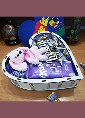 Подарунковий бокс серце з принтом «Love is...» (ar162) No Brand (317333436)