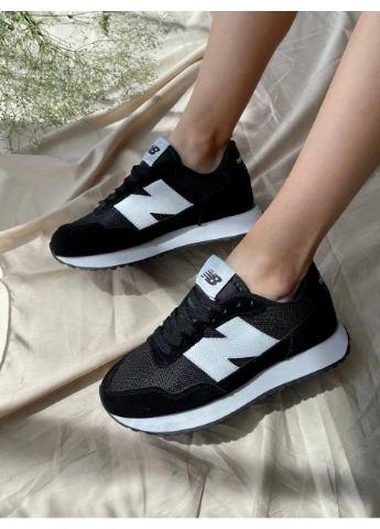 Жіночі кросівки 237 Black () No Brand 0482 чорні всесезони (378578576)