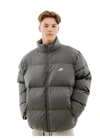 Серая зимняя мужская куртка club puffer серый Nike