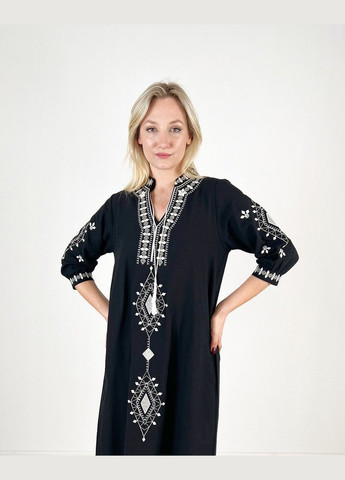 Черное платье меди с геометрической вышивкой Delvinss с геометрическим узором