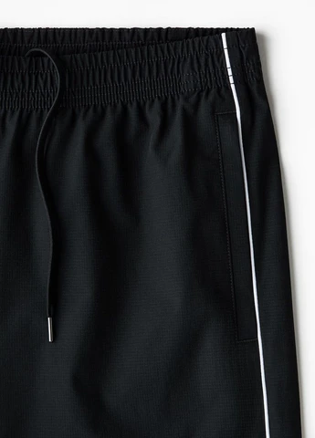 Черные спортивные демисезонные брюки H&M