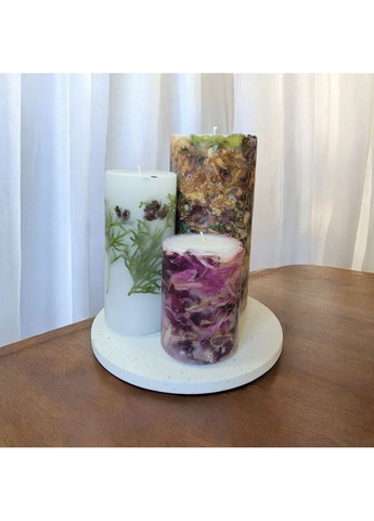 Набір великих декоративних свічок ручної роботи свічки в наборі з 3 шт на підставці з хвоєю, півонією і міксом сухоцвітів Handmade Studio - AV (369636927)