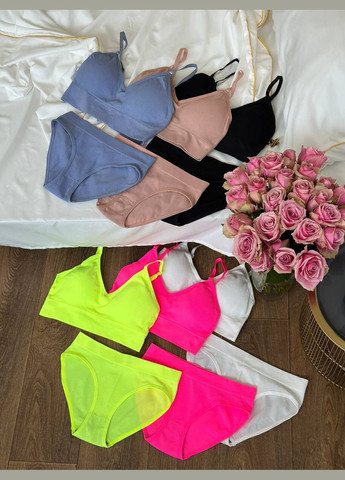 Пудровый демисезонный удобный яркий комплектик Vakko