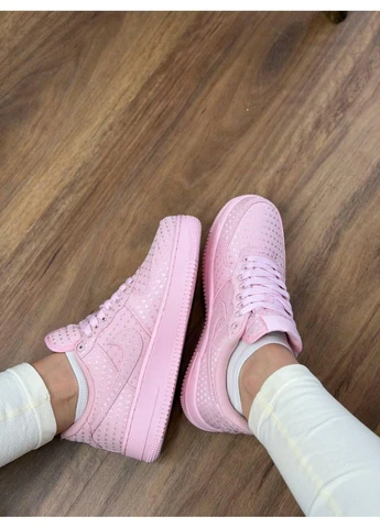 Рожеві кросівки чоловічі демісезон Nike Air Force 1 ’07 Low SE Pink Foam Найк Аир Форс 1