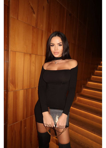 Чорна святковий, коктейльна жіноча сукня з відкритими плечима силуетна Avanti однотонна