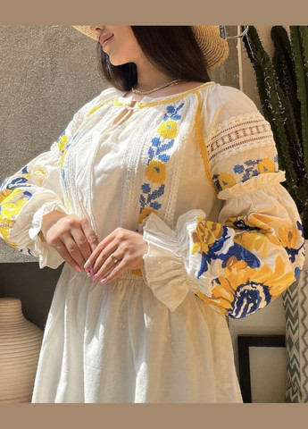 Молочный зимний женское вышитое платье подсолнечники ESQ 5310