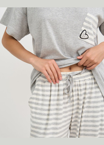 Светло-серая женский комплект футболка и штаны в полоску Nicoletta