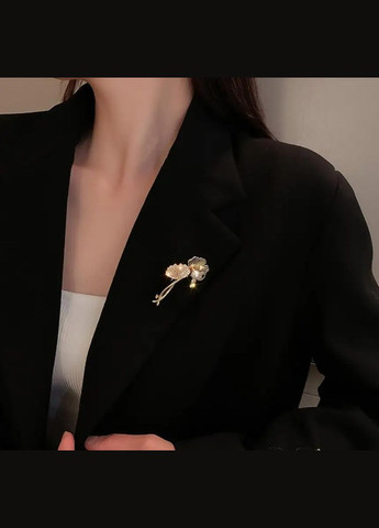 Брошка шпилька у вигляді ніжних квітів декор перлина каміння Xuping Jewelry (330618949)