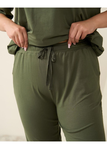 Оливкова (хакі) жіночий комплект plus size з капрі Nicoletta