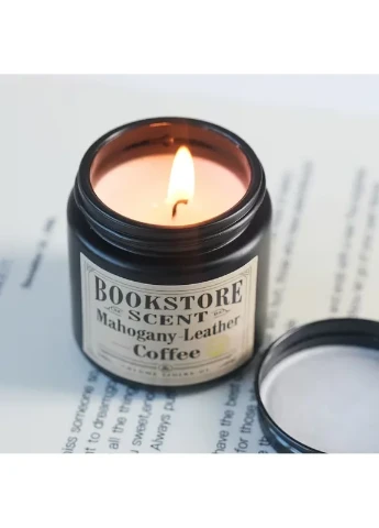 Ароматическая свеча «Bookstore Scent» Mahogany Leather Coffee черная 100 г No Brand (404813872)