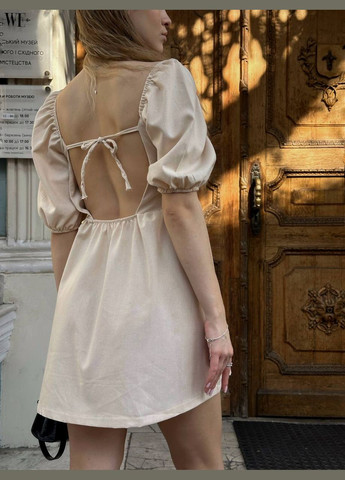 Бежевое платье с открытой спинкой из натуральной легкой ткани Luna