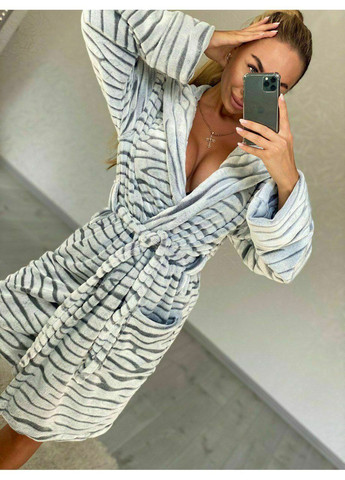 Женский халат теплый с капюшоном зебра. No Brand (367579745)