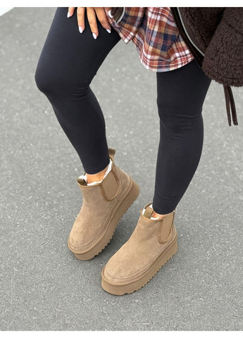 Жіночі уггі натуральна замша на платформі черевики теплі бежеві з хутром челсі зимові No Brand (366089054)