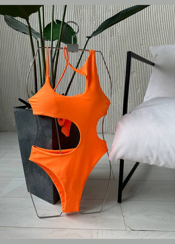 Кислотно-оранжевый летний яркий стильный купальник с акцентными вырезами слитный Vakko