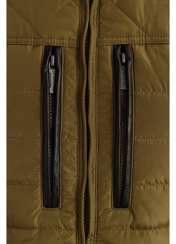 Оливкова (хакі) демісезонна куртка b19-22002-900 Finn Flare
