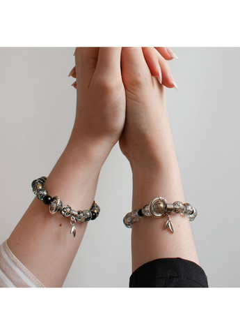 Парні браслети двошарові з бусин з підвіскою листячко чорно-сірі мінімалістичний ретро стиль для друзів готичні y2k fairycore No Brand (365652881)