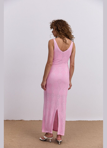 Светло-розовое длинное летнее платье из ажурной вязки светло-розовое с молочной подкладкой Arjen