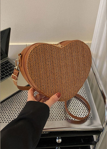 Жіноча сумка 8270 крос-боді Серце коричнева No Brand (303323035)