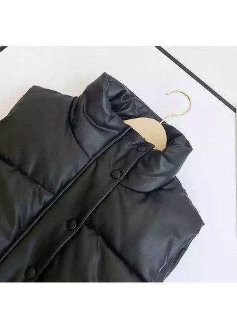 Жилетка из экокожи с планкой на кнопках и змейке, размеры 42-46 No Brand (358894733)